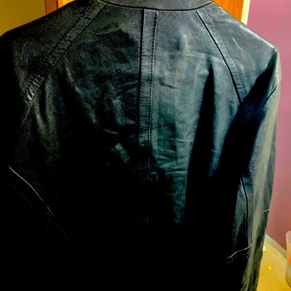 Leather jacket - Picture 3 of 3